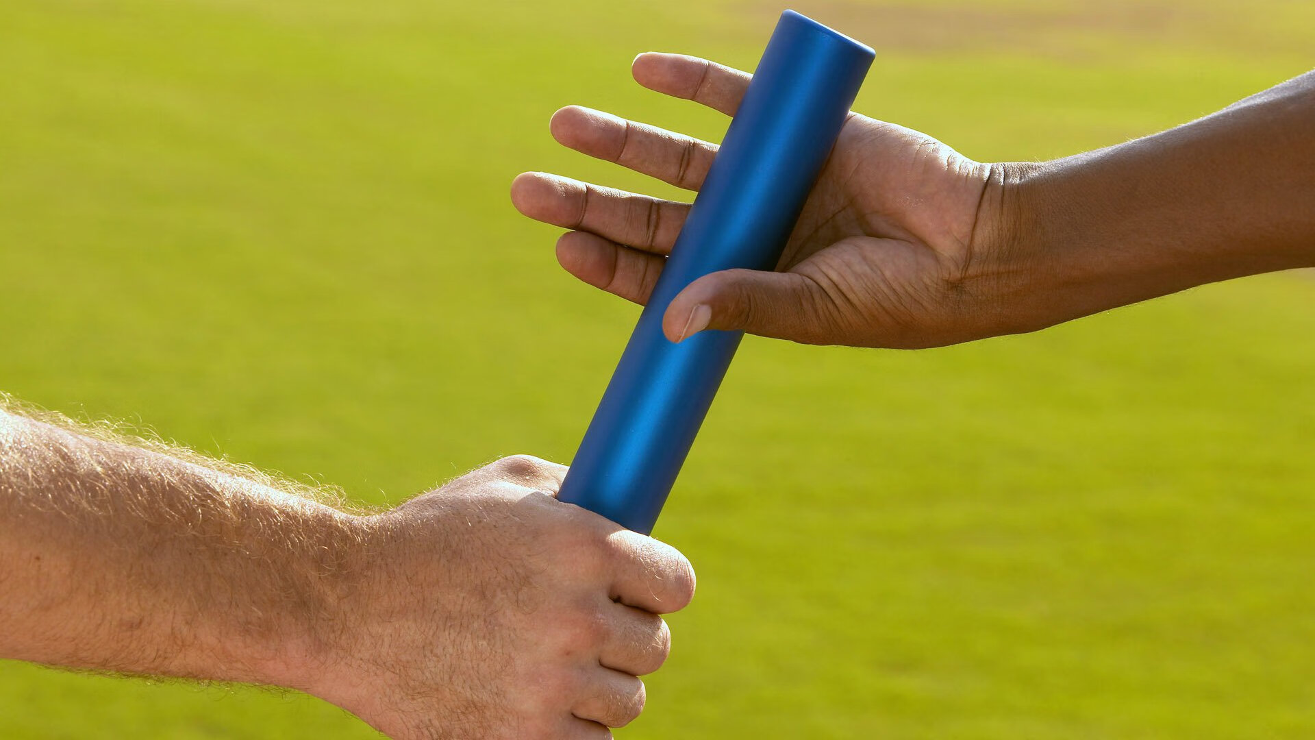 开云体育在线入口-中超联赛国家队战胜 球迷高唱国歌助威，国家队参加中超