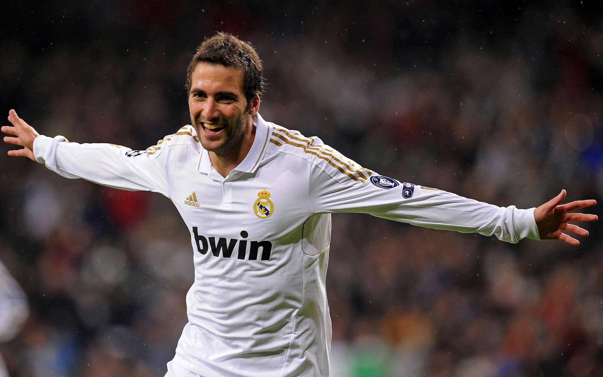 广东队内部气氛和谐打造积极竞争环境